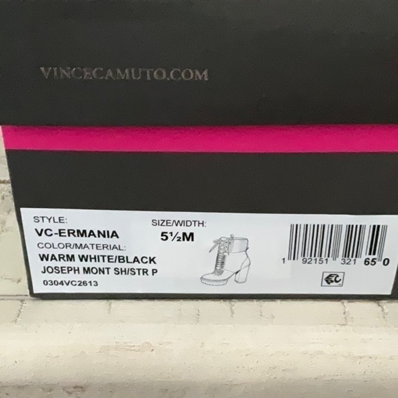 NIB VINCE CAMUTO ERMANIA Boots - Picture 8 of 11